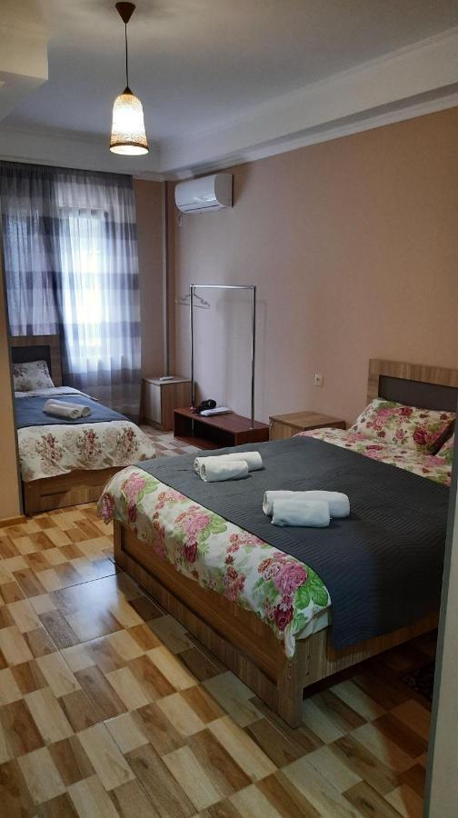 קוטאיסי Hotel Central מראה חיצוני תמונה