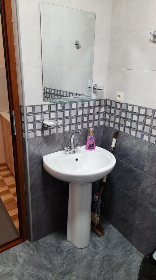 קוטאיסי Hotel Central מראה חיצוני תמונה
